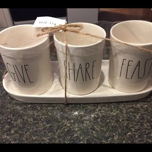 Rae Dunn Rare Give Share Feast Set.